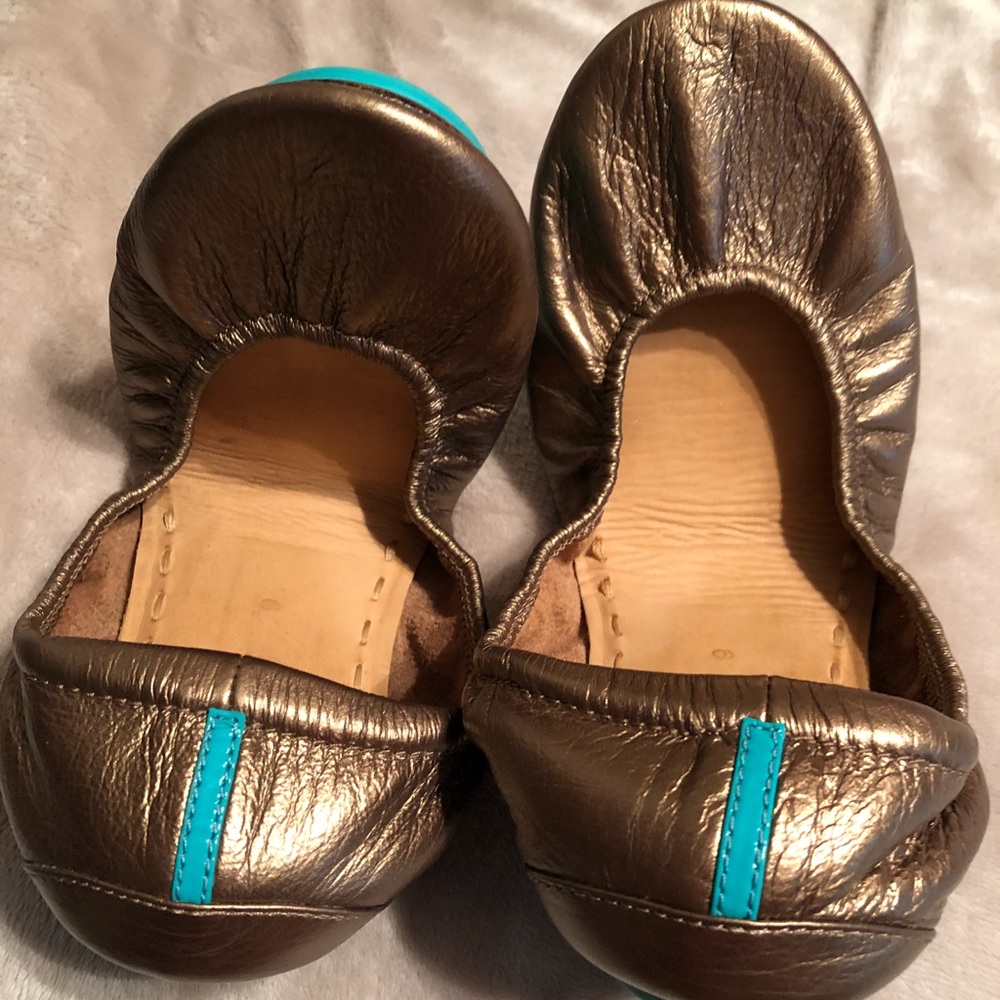 VEUC METALLIC BRONZE TIEKS - box & flower included